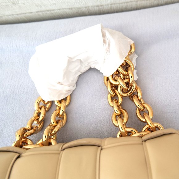 BRAND NEW NEVER USED BOTTEGA VENETA CHAIN CASSETTE BAG - BEIGE - Picture 2 of 16